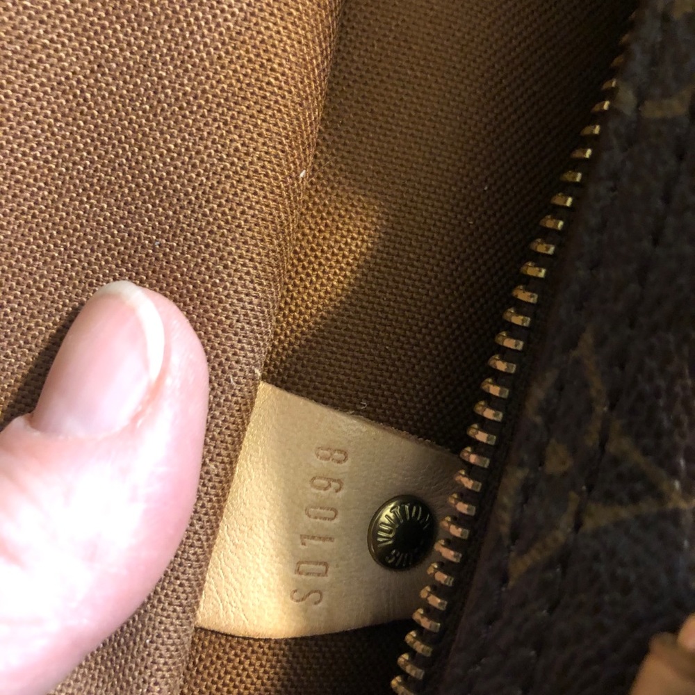 Authentic Louis Vuitton Speedy 35 - Picture 13 of 16